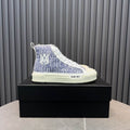 AMIRI Textured Logo High-Top Sneakers - Lavender & White