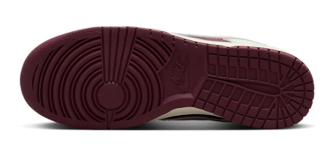 Nike Dunk Low Premium Sneakers - Valentine's Day 2023