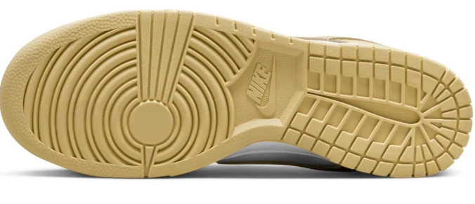 Nike Dunk Low Sneakers - Team Gold